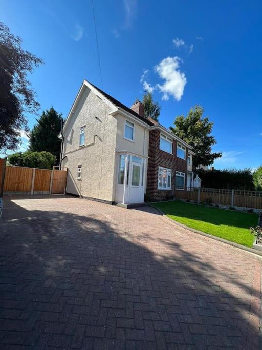 Gated Home Close To Birmingham City Centre Exterior photo